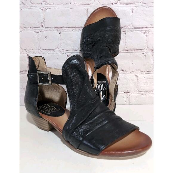 Miz Mooz CORRA Embossed Leather Heeled Sandals Black Sz US 6.5-7 EU 37 Wide EUC - Picture 1 of 11
